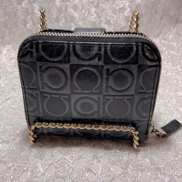 Salvatore Ferragamo EUC Wallet Gancini Logo - Picture 4 of 17